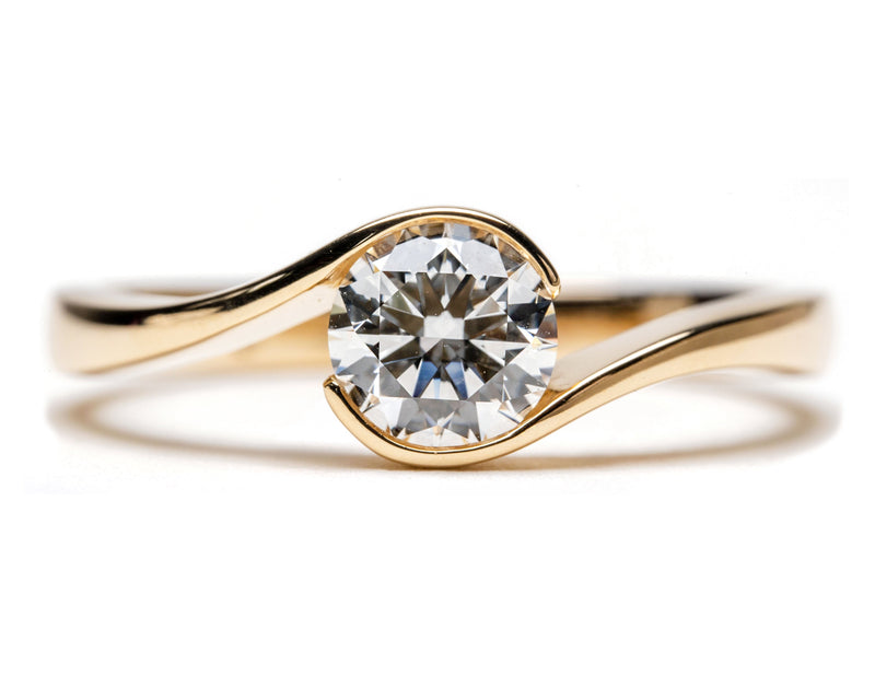 Fairtrade 18ct Yellow Gold Solitaire Cross Over Engagement Ring
