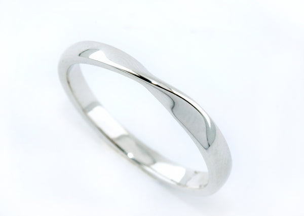 Ethically-sourced Platinum Twisted Wedding Ring - Jeweller's Loupe